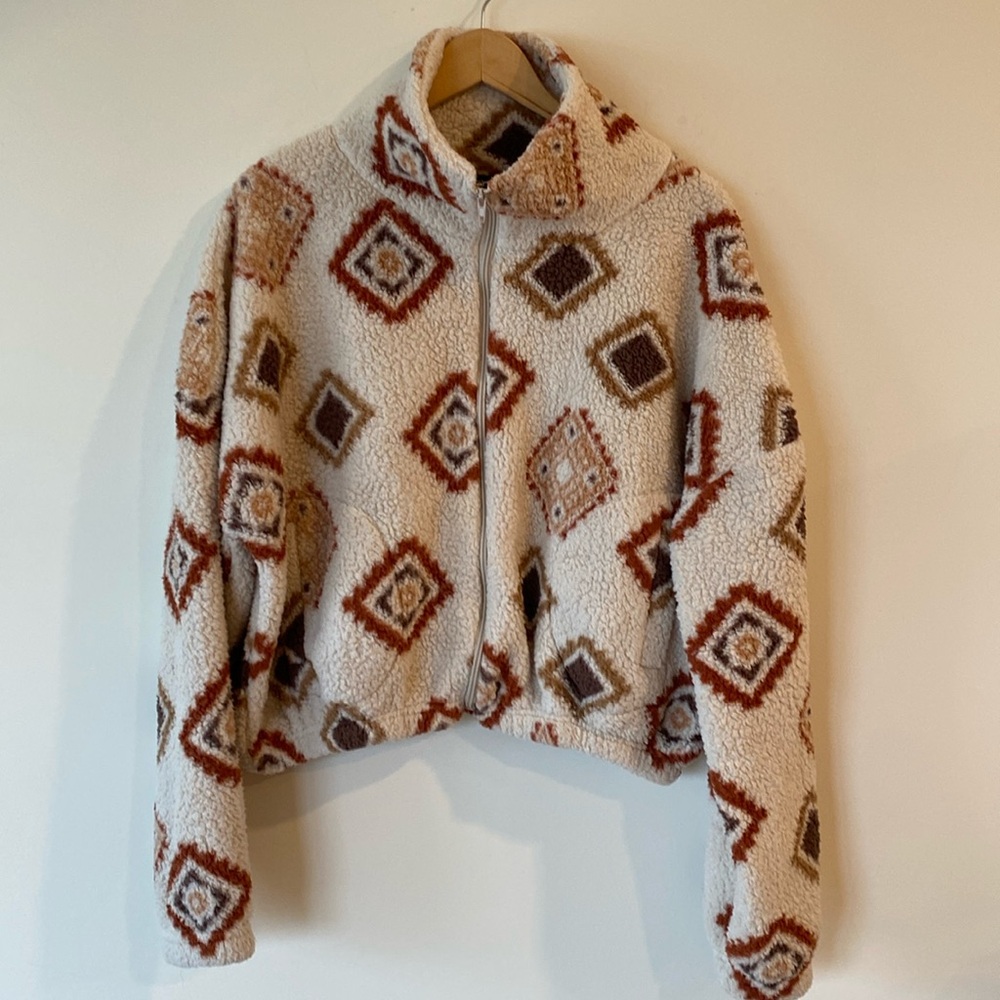 Weekending Aztec Geometric Pattern Fleece Cozy Zi… - image 1